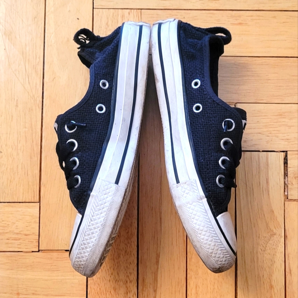 Converse textured slip-on shoreline sneakers